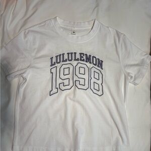 lululemon tee